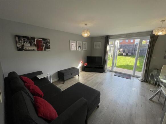 Lounge/Dining Room