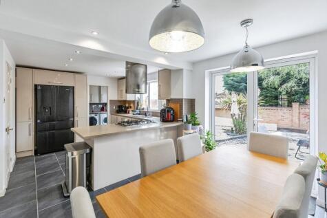 Wilkie Close, Kettering, NN15