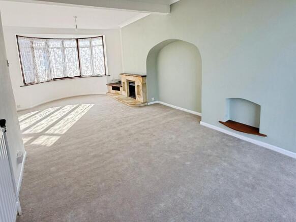 Woodnewton Drive, Leicester, LE5 photo 3