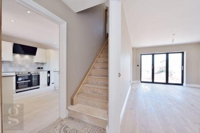 Hallway - Sitt...