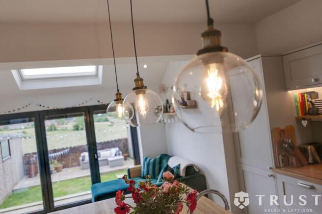3 bed Semi-Detached for sale Image 10