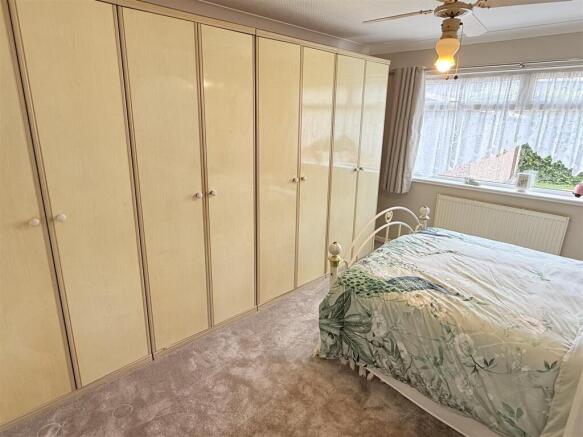 3 bed Detached Bungalow for sale Image 12