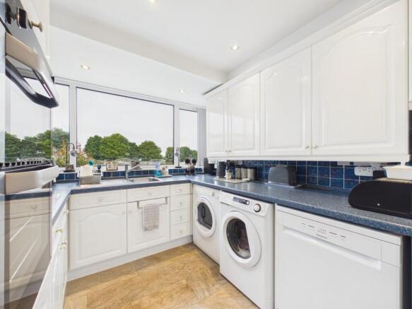 3 bed Semi-Detached for sale Image 5