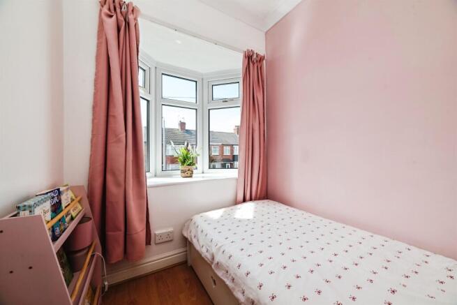 3 bed Terraced for sale Image 11