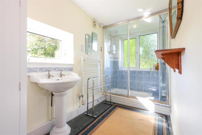 Shower Room.jpg
