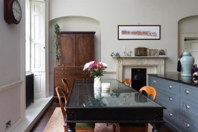 9 bed House for sale Image 6