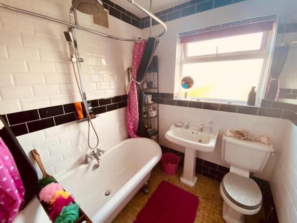 MontBathroom.jpg