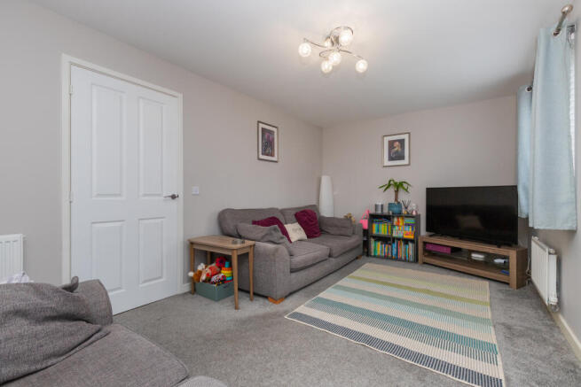 43 Barskiven Circle paisley pa1 2fa L-10