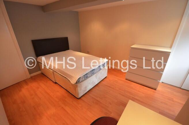 5 bed Terraced to rent Image 8