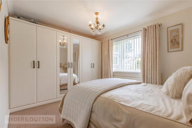 3 bed Bungalow for sale Image 11