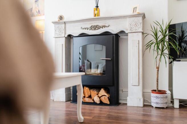 Call 02920 454555 to secure your viewing_10