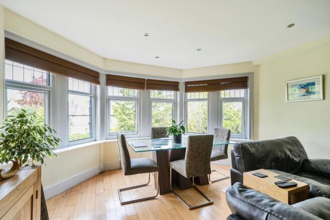 2 bed Flat for sale Image 7