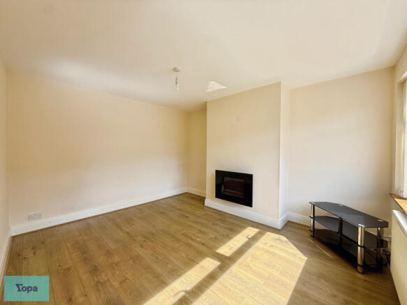 3 bed Semi-Detached for sale Image 5