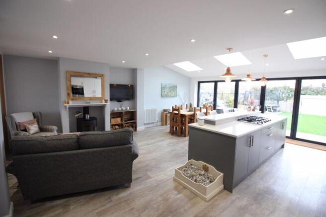 Kitchen/Dining...