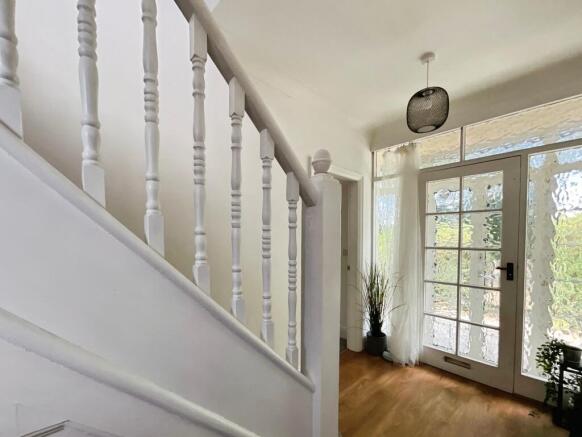 4 bed Semi-Detached for sale Image 4