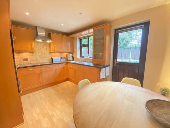 KITCHEN DINER