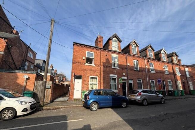 3 Bedroom end terrace house - HMO