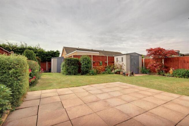 2 bed Semi-Detached Bungalow for sale Image 10
