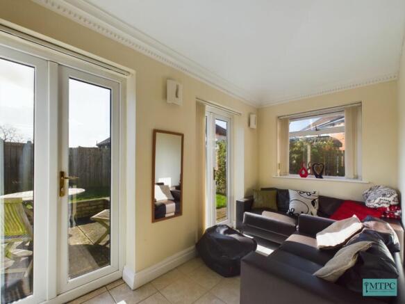 1 bed House Share to rent Image 4