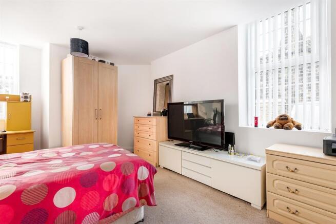 2 bed Apartment to rent Image 7
