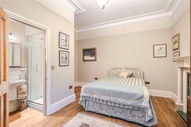 2 bed Apartment for sale Image 4