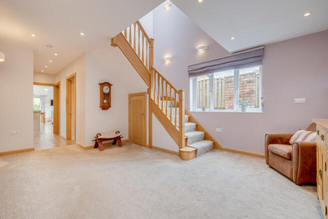5 bed Detached for sale Image 10
