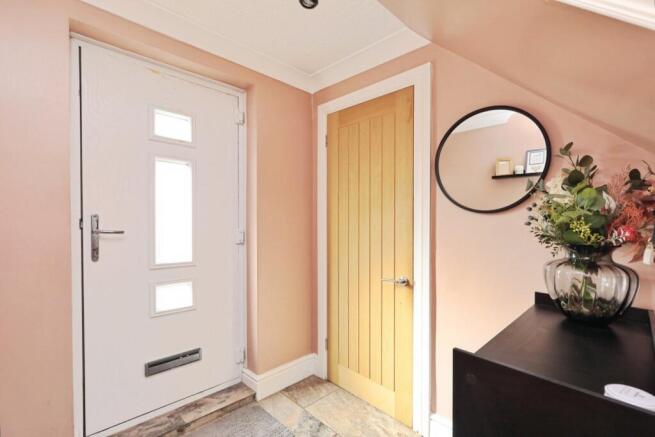 4 bed Detached for sale Image 7