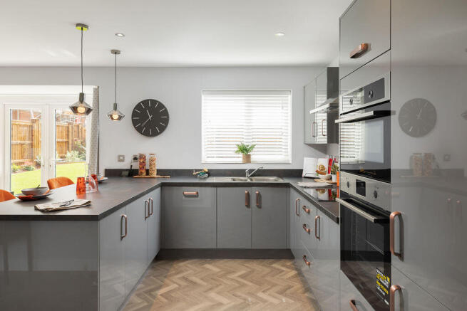 4 bed Detached for sale Image 4