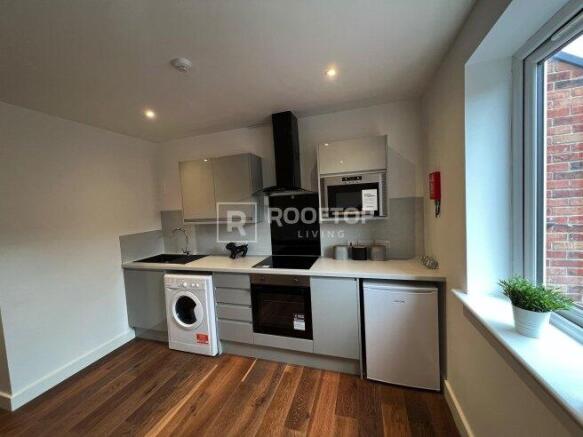 royal-park-road-ls6-1fr-1061216