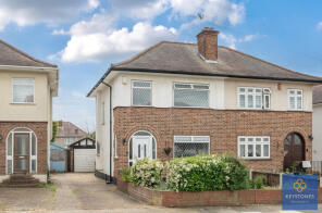 41, Victoria Avenue, Romford RM5 2QH