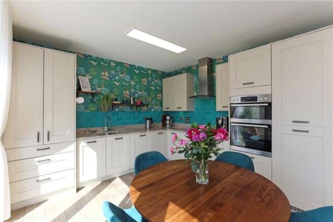 4 bed Semi-Detached for sale Image 5