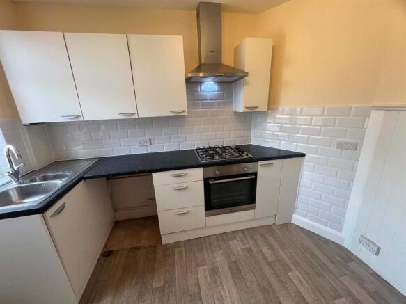 2 bed House to rent Image 9