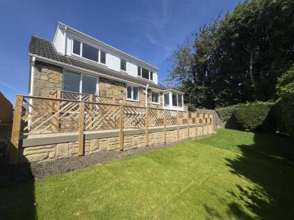 Upper Lane, Emley, HD8 9RG