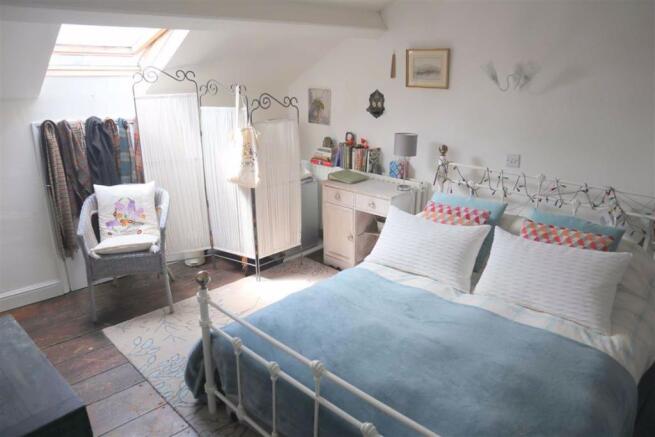 Attic room / bedroom