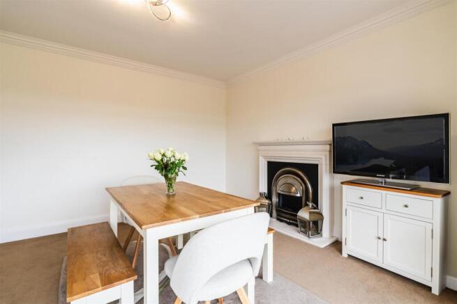 4 bed Detached for sale Image 9