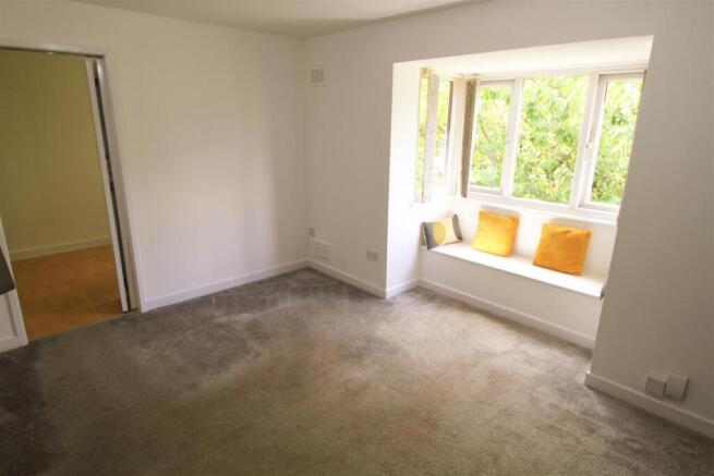 Lounge 2.jpg