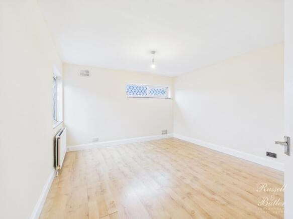 CAM02127G0-PR0368-STILL002