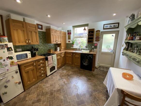 Kitchen: