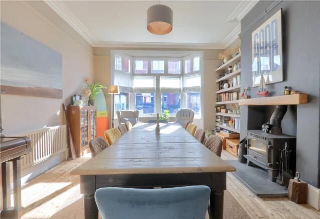 6 bed Semi-Detached for sale Image 11