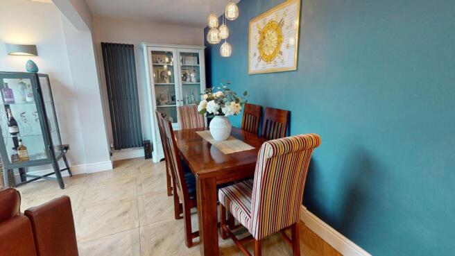 4 bed Detached Bungalow for sale Image 7