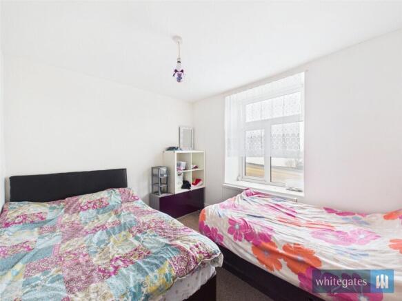 3 bed Terraced for sale Image 9