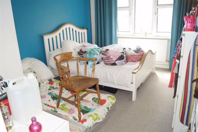 BEDROOM 1 (FRONT)