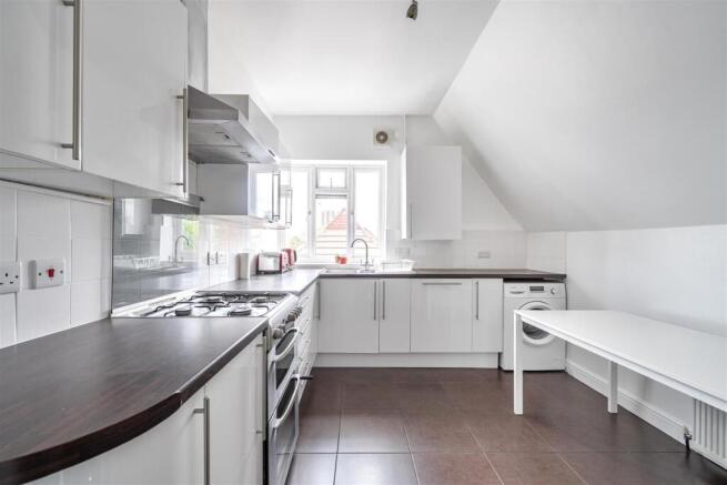 Kitchen 2.jpg