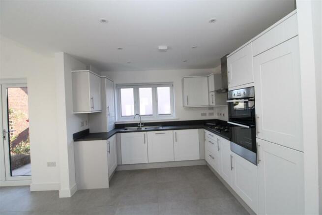Kitchen 2.JPG