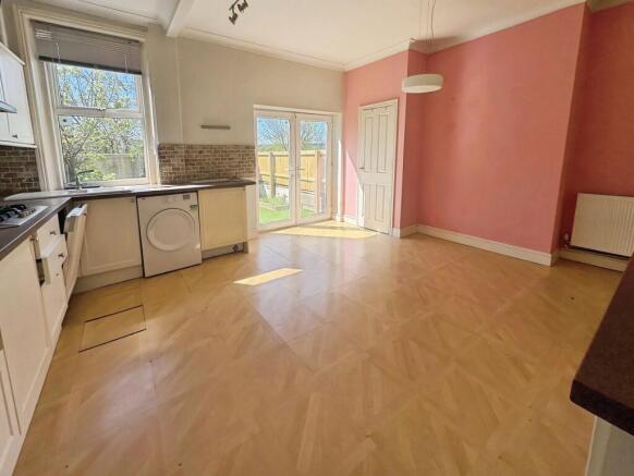 4 bed Terraced for sale Image 4