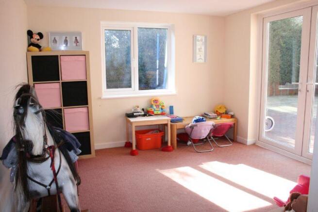 Photo 8