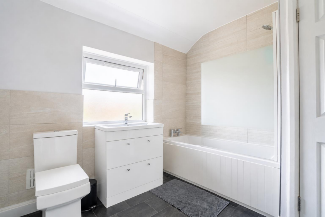 3 bed Terraced for sale Image 12