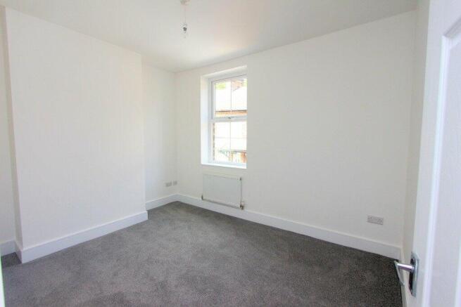 3 bed Terraced to rent Image 6