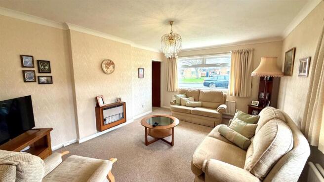 DOUBLE ASPECT LOUNGE