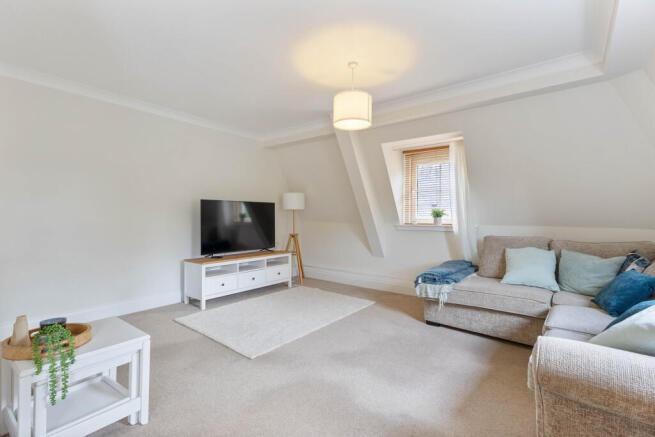 2 bed Apartment to rent Image 6